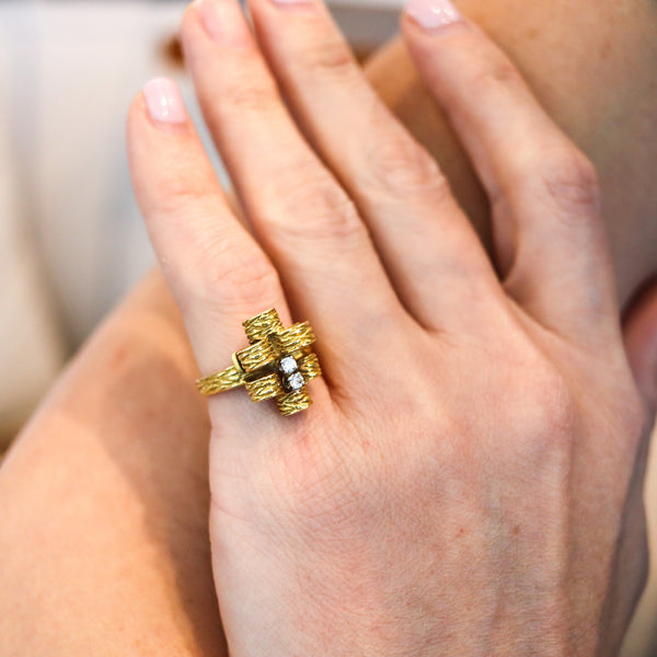 PETER LINDEMAN 1970 New York Modernist Ring In 18kt Yellow Gold With Diamonds
