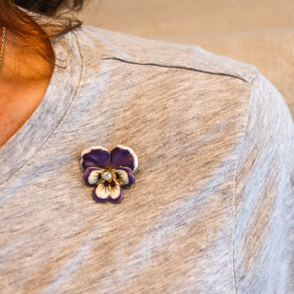 ART NOUVEAU 1905 Purple Enameled Pansy Brooch In 18Kt Gold With Diamond