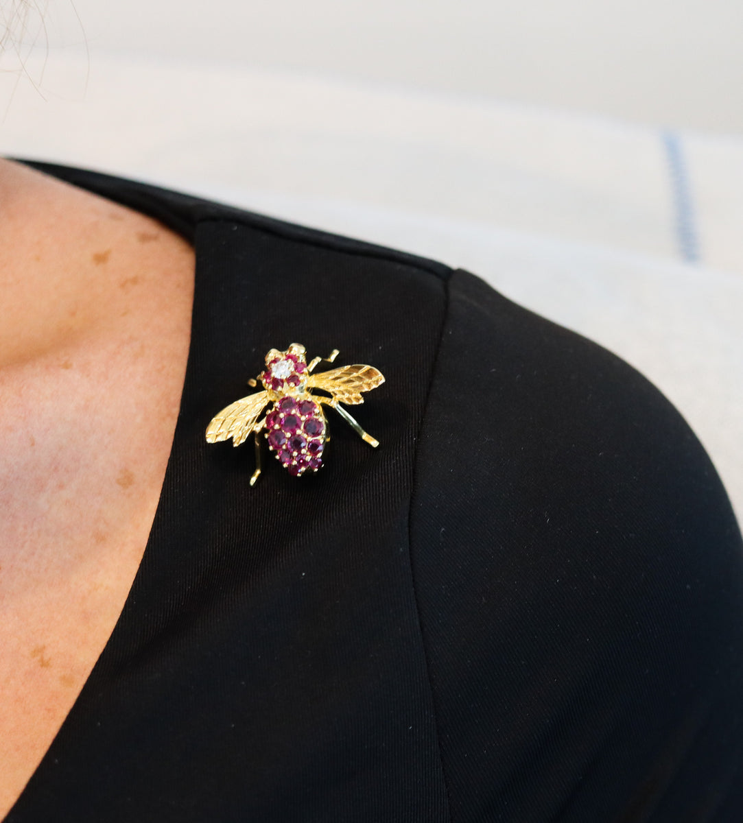 TIFFANY 1950 Queen Bee Brooch In 18Kt Gold With Ctw In