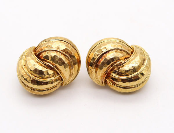 DAVID WEBB 1970 Faceted Swirls Clips-On Earrings In Solid 18Kt Yellow Gold