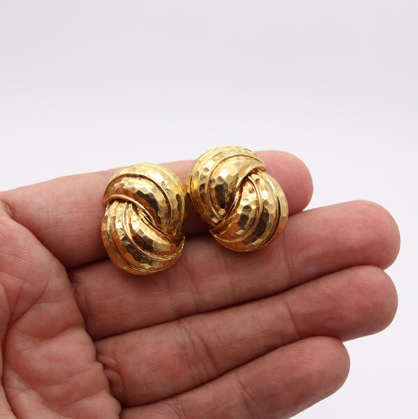 DAVID WEBB 1970 Faceted Swirls Clips-On Earrings In Solid 18Kt Yellow Gold