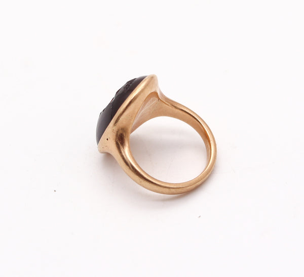 INTAGLIO 1900 Antique Signet Ring In 14Kt Yellow Gold With Carved Brown Agate