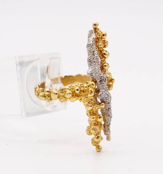 MODERNIST 1970 Sculptural Ring in Textured 18Kt Gold With European Diamonds