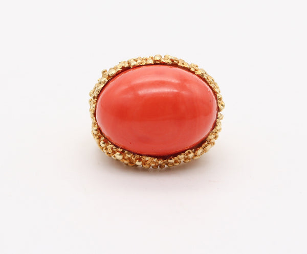 GREGORY MIKAELIAN 1970 Modernist Cocktail Ring In 18Kt Gold With Huge Coral
