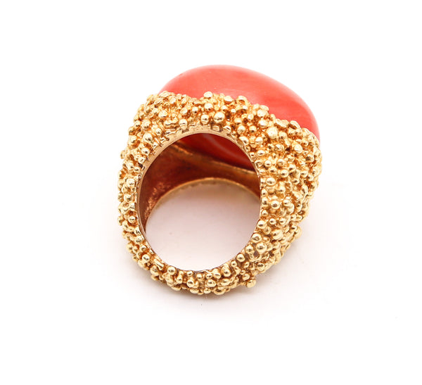 GREGORY MIKAELIAN 1970 Modernist Cocktail Ring In 18Kt Gold With Huge Coral