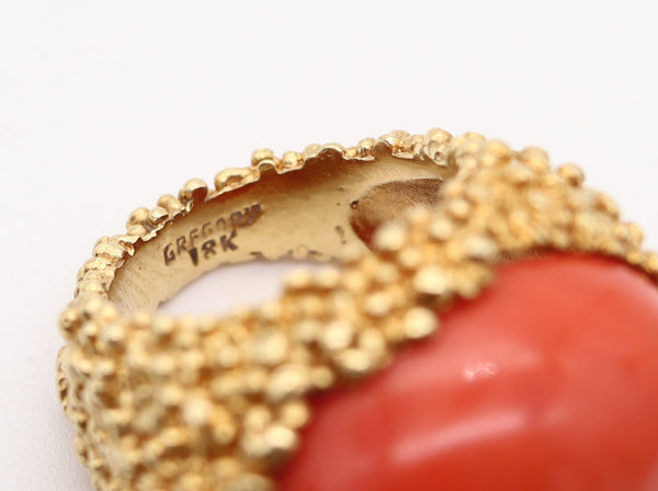 GREGORY MIKAELIAN 1970 Modernist Cocktail Ring In 18Kt Gold With Huge Coral