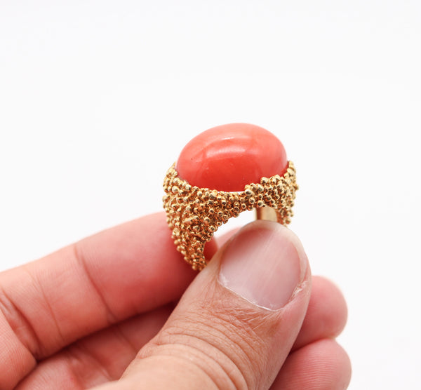 GREGORY MIKAELIAN 1970 Modernist Cocktail Ring In 18Kt Gold With Huge Coral