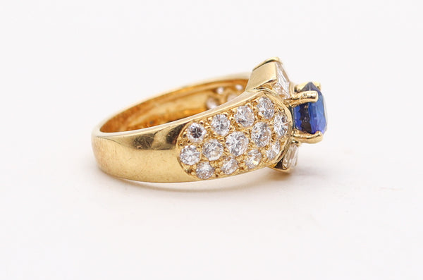 VAN CLEEF & ARPELS Cocktail Ring 18Kt Gold With 2.87 Ctw Diamonds Sapphire
