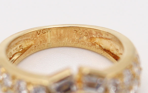 VAN CLEEF & ARPELS Cocktail Ring 18Kt Gold With 2.87 Ctw Diamonds Sapphire