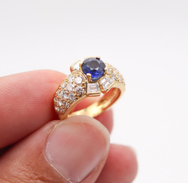 VAN CLEEF & ARPELS Cocktail Ring 18Kt Gold With 2.87 Ctw Diamonds Sapphire
