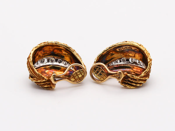 ERWIN PEARL 1970 Modernist Clips Earrings In 18Kt Gold With 1.66 Ctw Diamonds