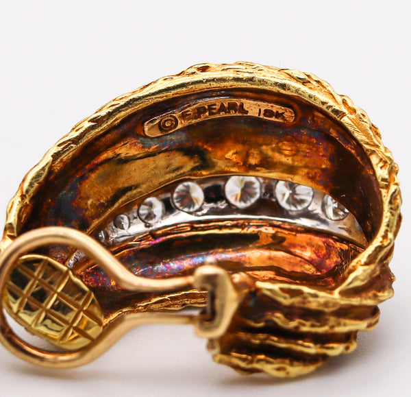 ERWIN PEARL 1970 Modernist Clips Earrings In 18Kt Gold With 1.66 Ctw Diamonds