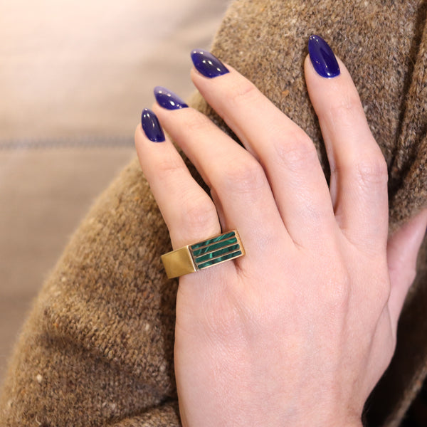 -Geometric 1970 Modernist Square Ring In 18Kt Yellow Gold With Inlaid Malachite