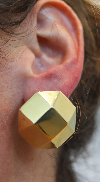 CARTIER 1970 Geometric Faceted Clips-On Earrings In Solid 18Kt Yellow Gold