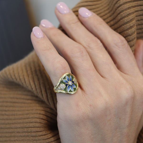 MASRIERA Art Nouveau Plique à Jour Enamel Ring In 18Kt Gold With VS Diamonds