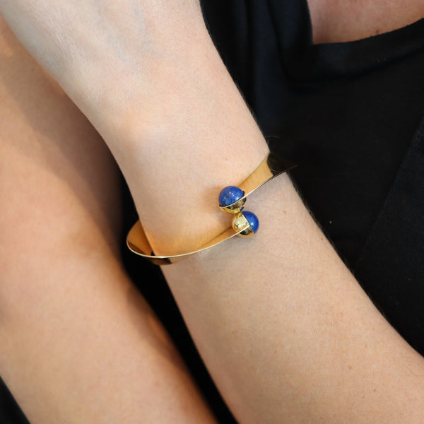 CLETO MUNARI 1980 Sculptural Geometric Cuff In 18Kt Yellow Gold With Lapis Lazuli