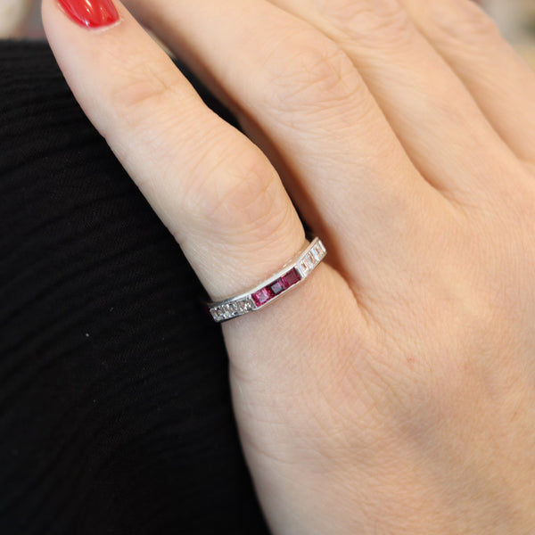 ENGLAND 1970 Octagonal Eternity Ring 18Kt Gold With 2.16 Ctw In Diamonds & Rubies