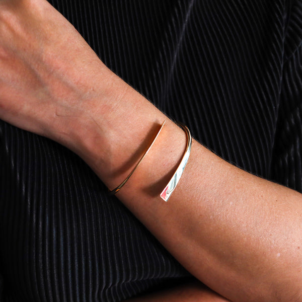BETTY COOKE 1990 Asymmetrical Sculptural Bangle In 14Kt Gold With Diamond