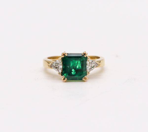 AGL CERTIFIED Classic Ring In 18Kt Gold With 2.52 Cts In Green Emerald & Diamonds