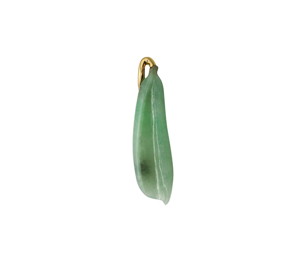 ANGELA CUMMINGS 1985 Bean Shaped Pendant Brooch In 18Kt Yellow Gold With Jadeite