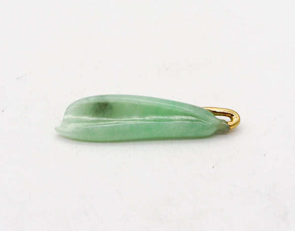 ANGELA CUMMINGS 1985 Bean Shaped Pendant Brooch In 18Kt Yellow Gold With Jadeite