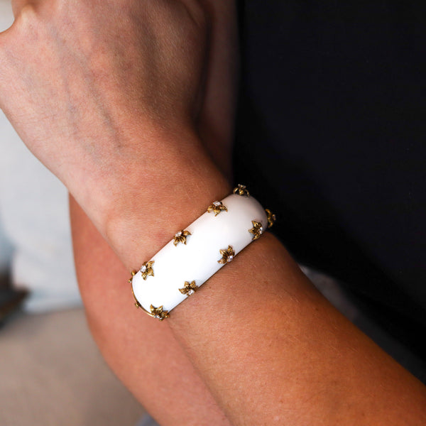 MODERNIST 1970 White Enameled Bangle In 18Kt Yellow Gold With Diamonds