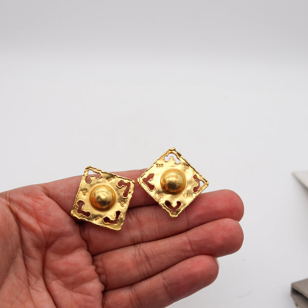 JEAN MAHIE Sculptural Square Clips-On Earrings in Textured 22Kt Yellow Gold