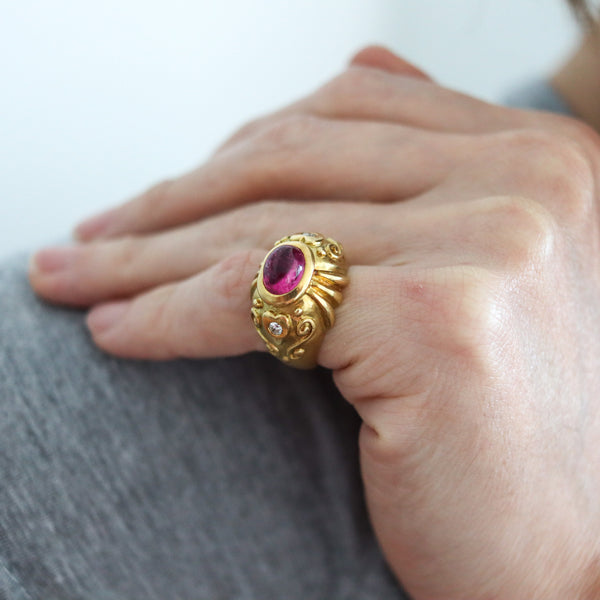 SEIDENGANG Etruscan Ring 18Kt Yellow Gold With 2.18 Ctw Diamonds & Tourmaline