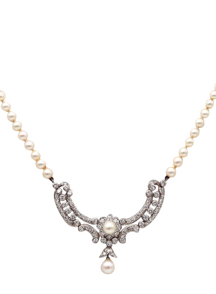 ART DECO 1935 Graduated Pearls Necklace In Platinum With 3.85 Ctw Diamonds