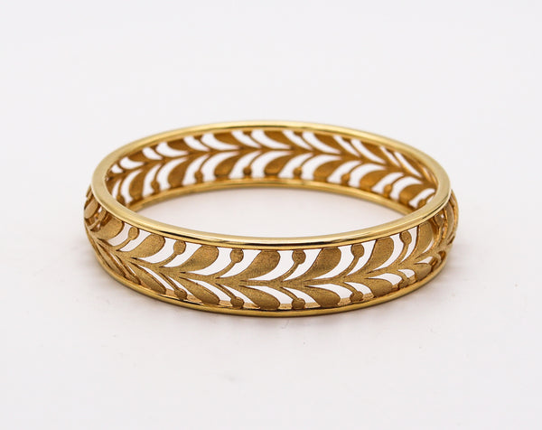 TIFFANY & CO. By Paloma Picasso Villa Palms Leaf Bangle In 18Kt Yellow Gold