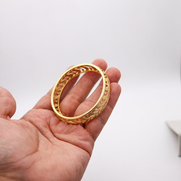 TIFFANY & CO. By Paloma Picasso Villa Palms Leaf Bangle In 18Kt Yellow Gold