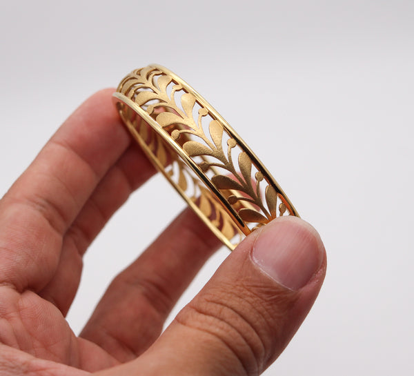 TIFFANY & CO. By Paloma Picasso Villa Palms Leaf Bangle In 18Kt Yellow Gold