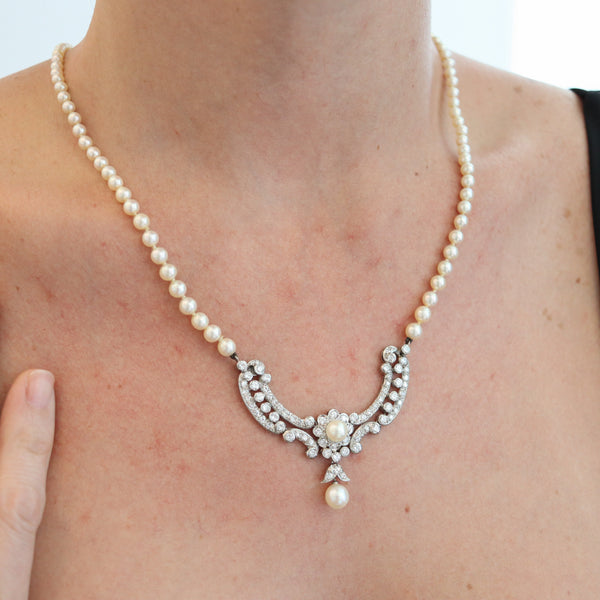 ART DECO 1935 Graduated Pearls Necklace In Platinum With 3.85 Ctw Diamonds
