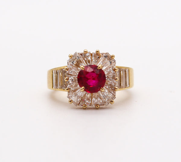 VAN CLEEF & ARPELS Cocktail Ring In 18Kt Gold With 3.42 Ctw Diamonds And Ruby