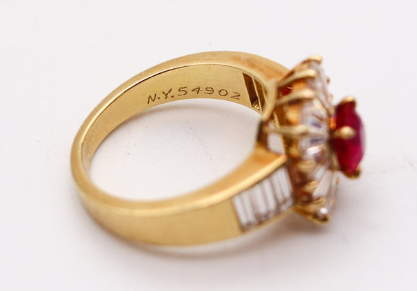 VAN CLEEF & ARPELS Cocktail Ring In 18Kt Gold With 3.42 Ctw Diamonds And Ruby