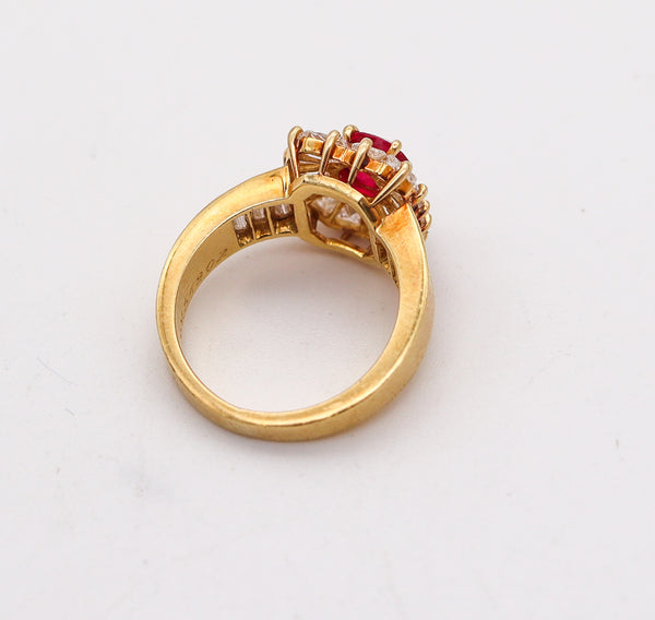 VAN CLEEF & ARPELS Cocktail Ring In 18Kt Gold With 3.42 Ctw Diamonds And Ruby