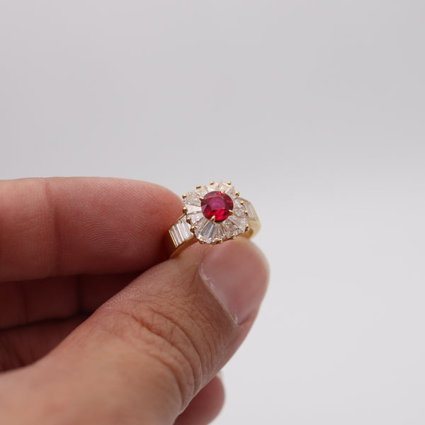 VAN CLEEF & ARPELS Cocktail Ring In 18Kt Gold With 3.42 Ctw Diamonds And Ruby