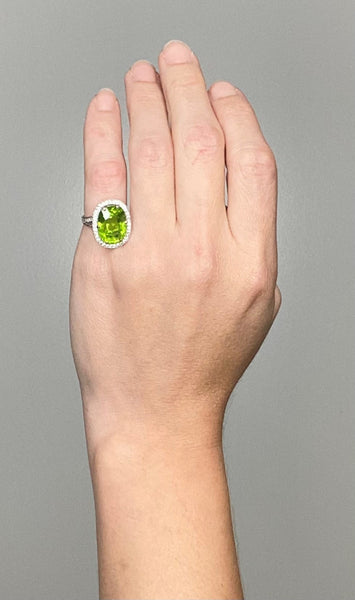 AGL Certified Cocktail Ring In 18Kt White Gold With 15.13 Cts Burmese Peridot & Diamonds