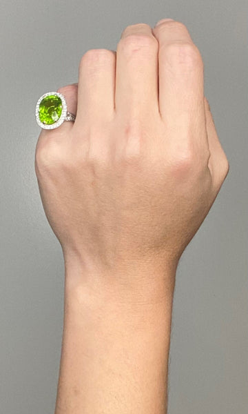 AGL Certified Cocktail Ring In 18Kt White Gold With 15.13 Cts Burmese Peridot & Diamonds