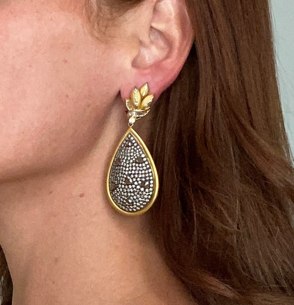 Italian Convertible Day And Night Cluster Drop Earrings In 18Kt Gold With 15.12 Cts Diamonds