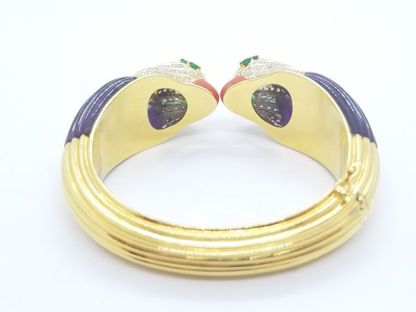 PARROTS BANGLE IN 18 KT WITH DIAMONDS, CARVED CORAL & AMETHYST