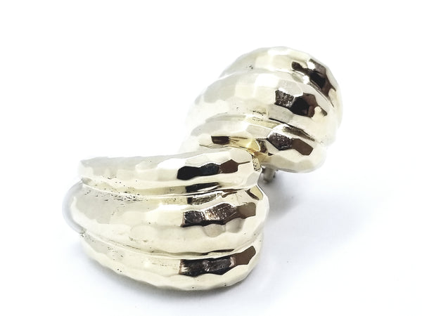 TEMPLE SAINT CLAIR 14 KT GOLD HAMMERED FINISH EARRINGS