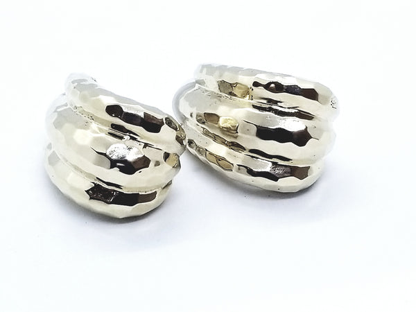 TEMPLE SAINT CLAIR 14 KT GOLD HAMMERED FINISH EARRINGS