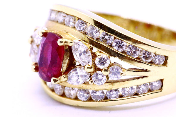RUBY & DIAMONDS CLASSICAL 14 KT GOLD RING