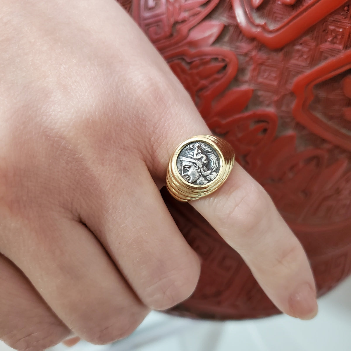 Bvlgari signet ring sales
