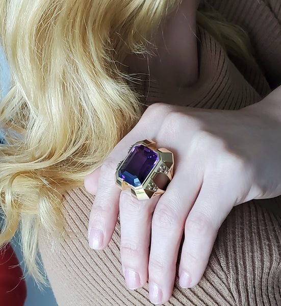 Cristofol Paris 1930 Art Deco Geometric Ring In 18Kt Gold With 42.84 Cts Amethyst