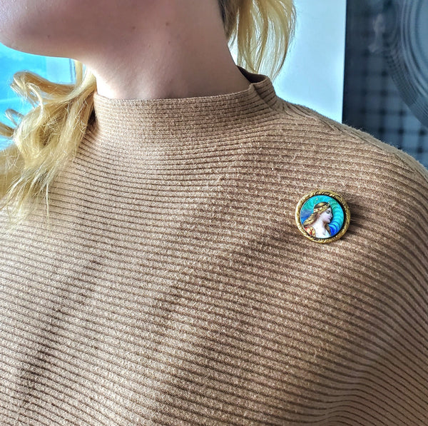 Meyle Mayer Pforzheim 1895 German Art Nouveau Enamel Brooch In 18Kt Gold With Portrait Of Diana