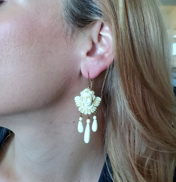 French 1820 Pair Of Dangle Drop Earrings In 18Kt Gold With Cherubs Carvings
