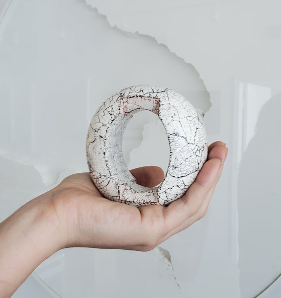 Thomas Gentille 1970 Crackled Egg Shells Pendant Bangle Bracelet In Carved Wood