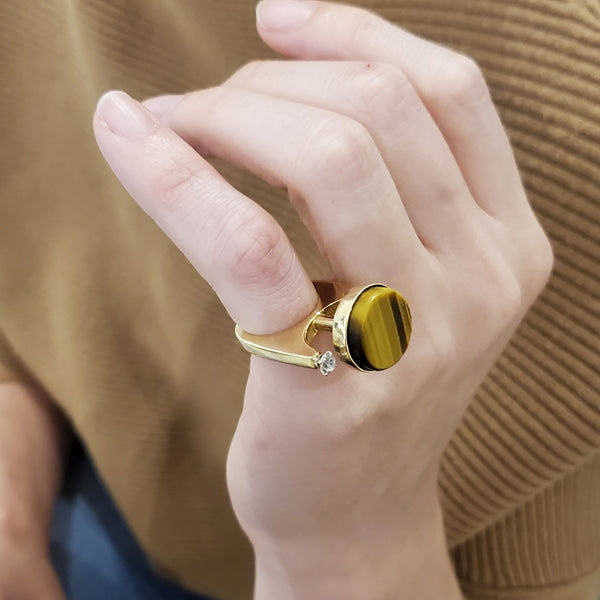 GEOMETRIC 1970 Retro Modernist Sculptural Ring In 14Kt Gold Tiger Quartz & Diamonds
